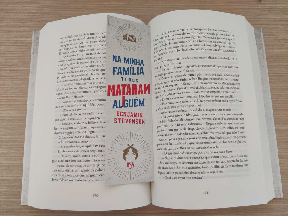 Livro "Na Minha Família Todos Mataram Alguém"