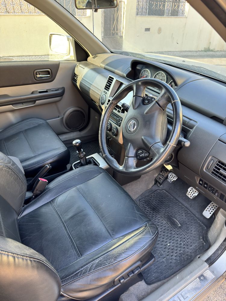 Nissan X-Trail 4x4 2.2 com MATRÍCULA INGLESA