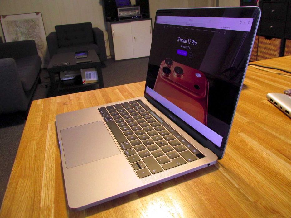 MacBook Pro 13" i5 16GB 250GB ssd A2159 laptop notebook apple (05)