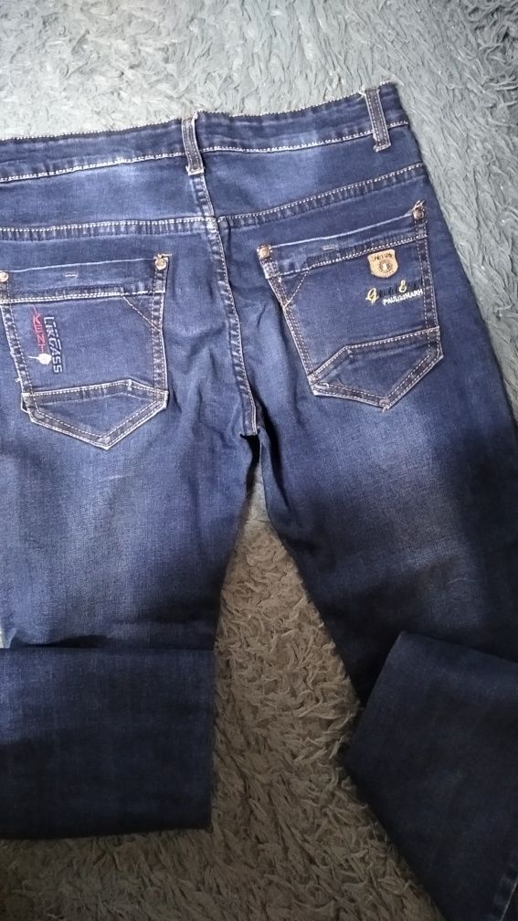 Класичні  джинси