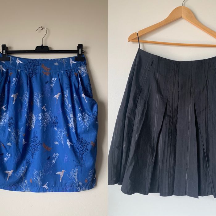 Saias tamanho 38  (azul e preta)