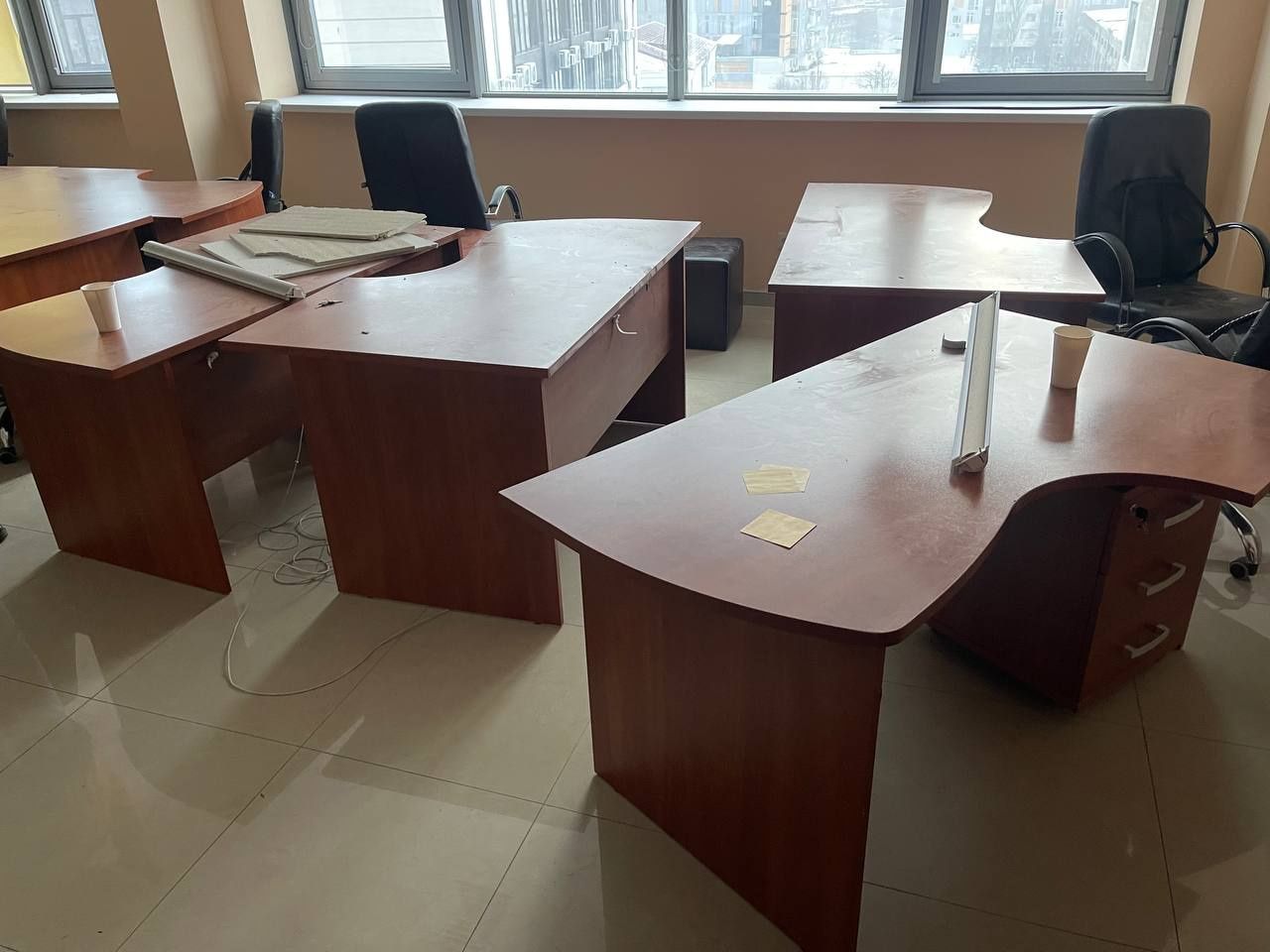 РОЗПРОДАЖ СКЛАДУ МЕБЛІВ, крісла,тумби,шафи,стелажі, полиці,стільці