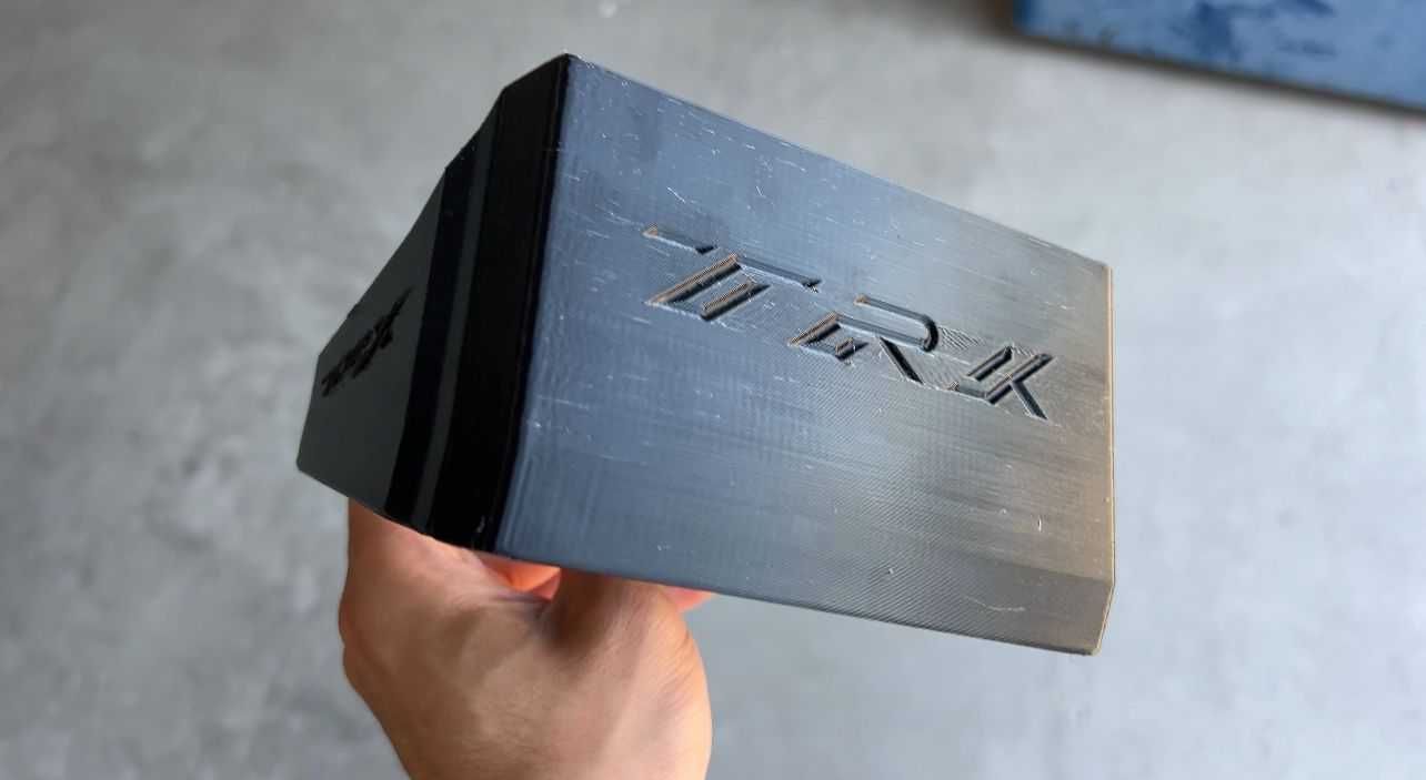 Moldura Proteção Sombra TRK 702 TFT