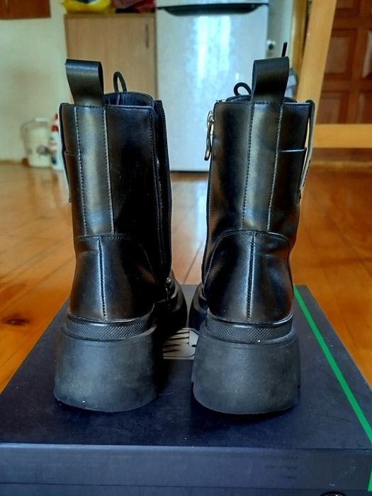 Ботинки, черевики демисезон (тепла зима) 37 розмір