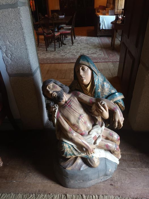 Arte Sacra - Nossa Senhora Pietã de madeira