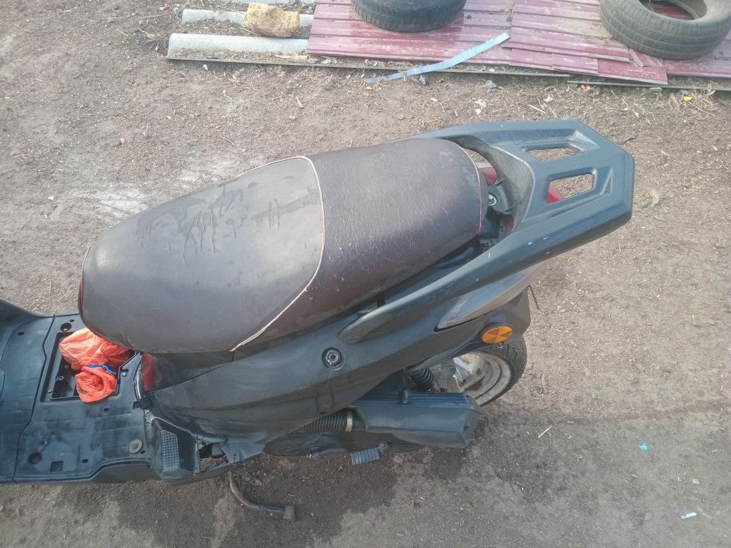 Продаю  скутер 5500 грн Pheonix sкумото