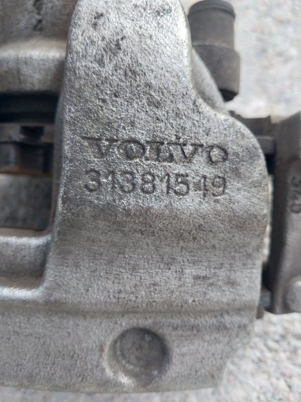 Супорт Volvo XC90 2021 Перед. правый