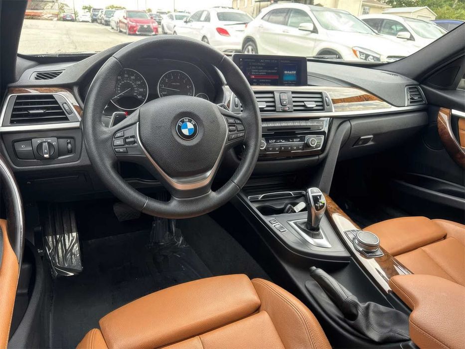 BMW 3 Series 330i      2018