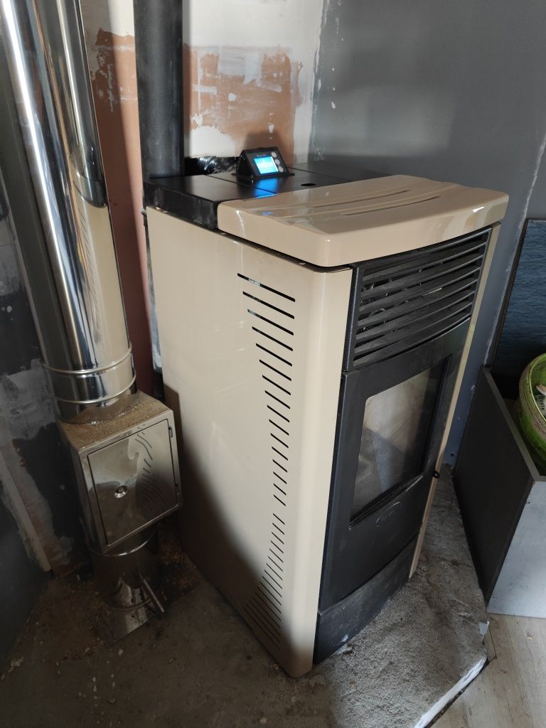 Kominek na pellet Ravelli RC70