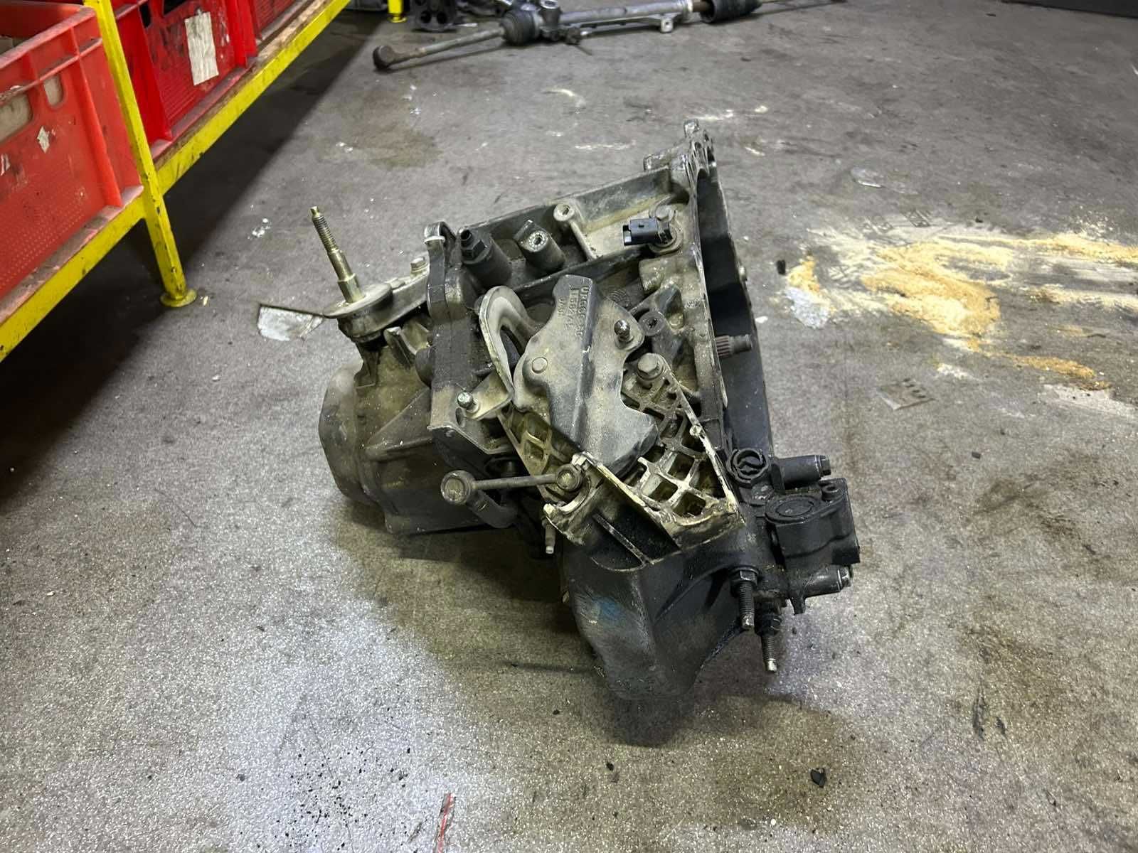 Коробка передач (КПП) Peugeot 307 / Citroen C4 - 2.0L (20DM37) (136KM)