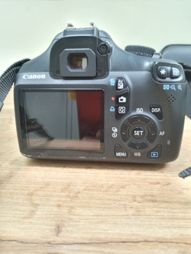 Продам фотоапарат Canon eos 1100d