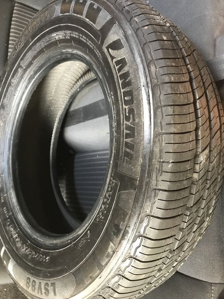 1 szt.opona 205/70R15C Landsail LSV88 106/104S 8.3 mm