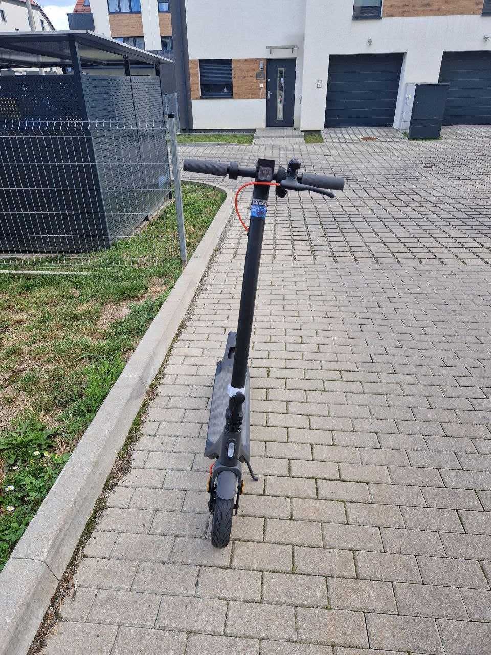Hulajnoga elektryczna XIAOMI Electric Scooter 4 Lite (2nd Gen)