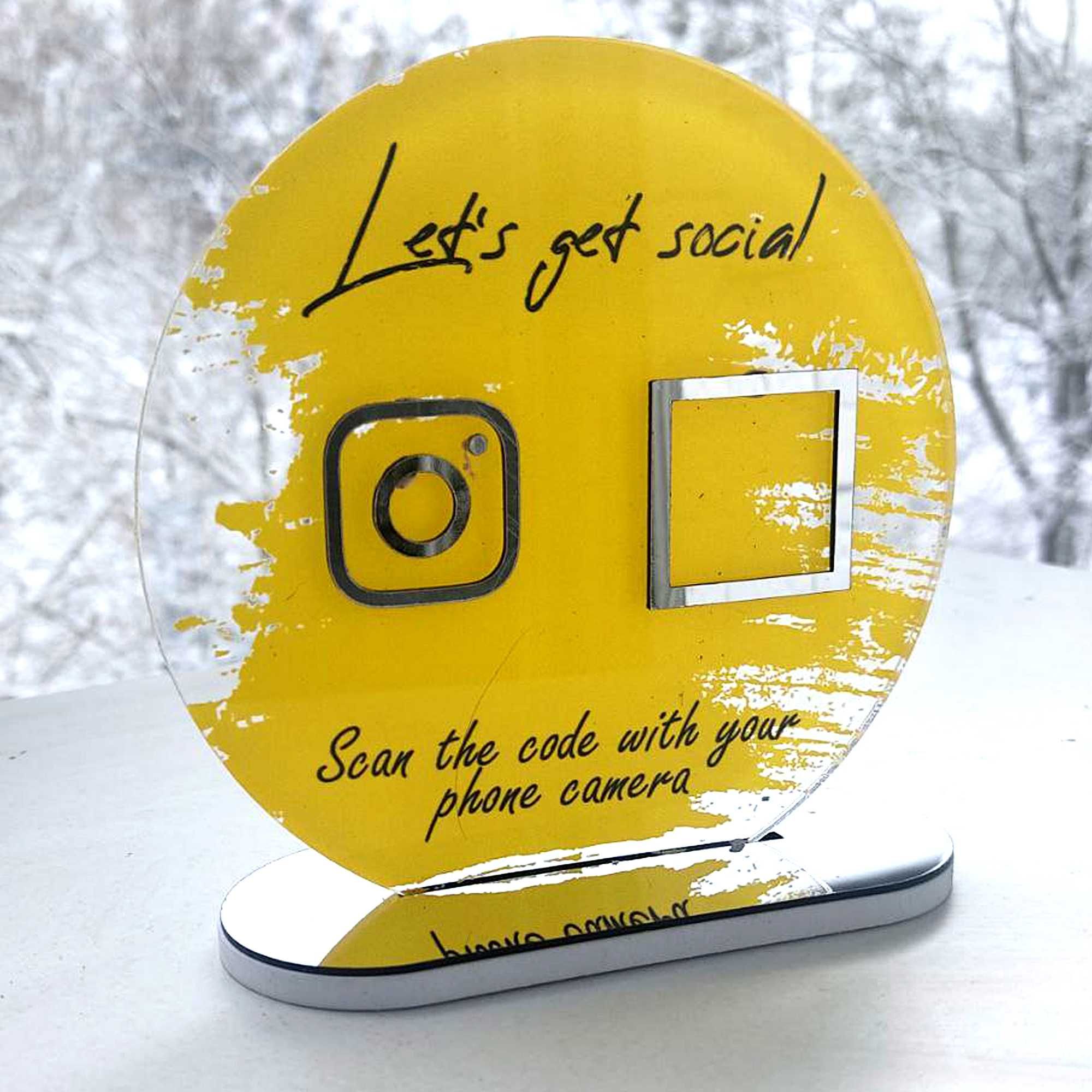 Табличка з QR-кодом для Доступу до Ваших Соціальних Мереж