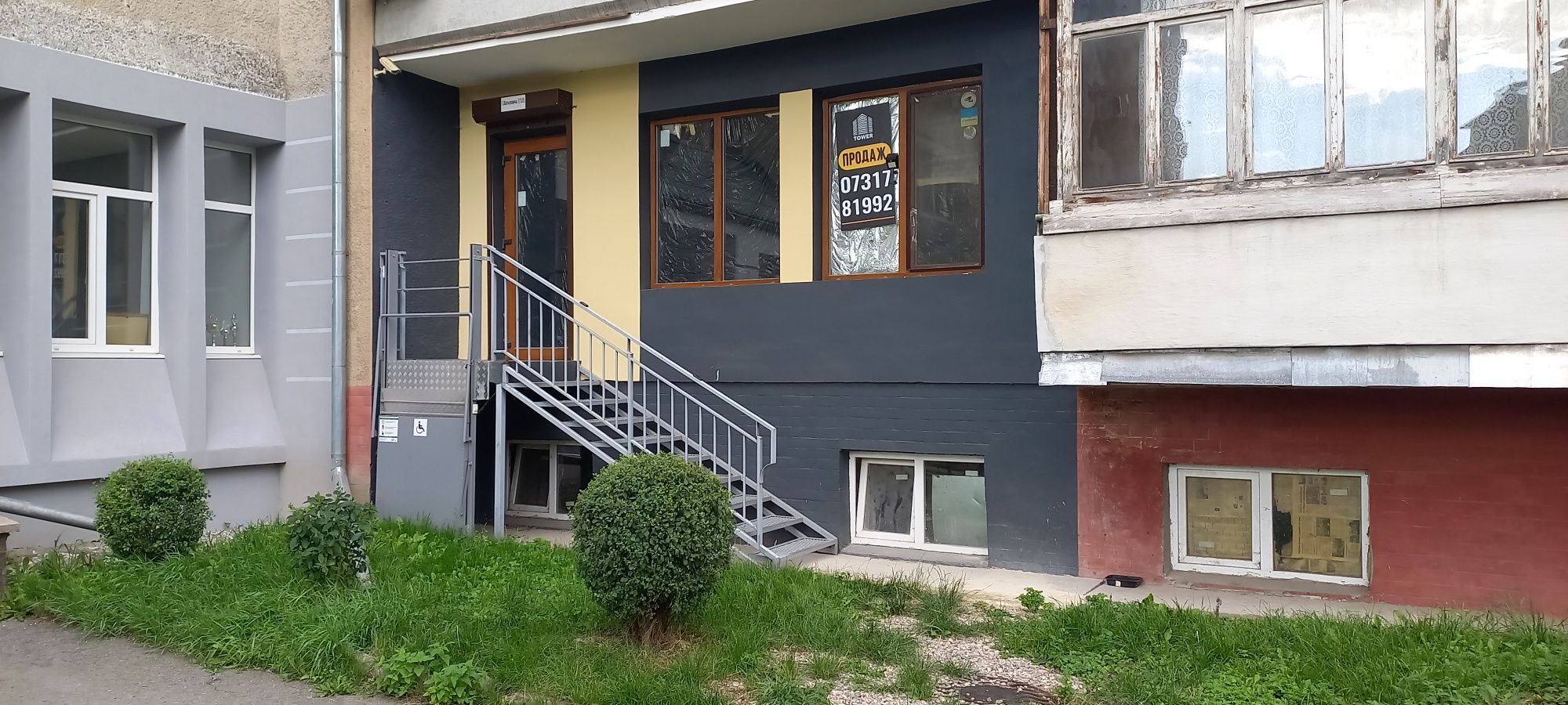 Комерційне приміщення з фасадним входом біля стометрівки