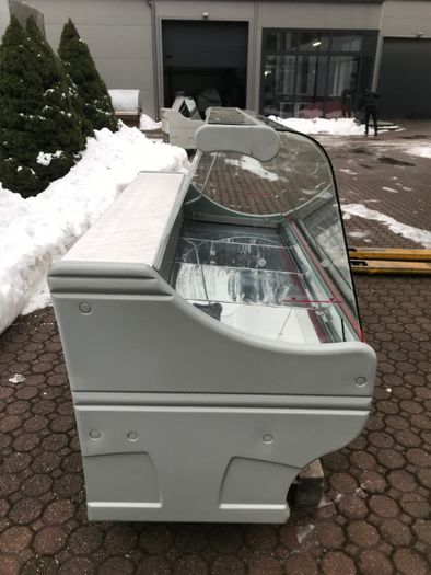 Lada witryna chłodnicza BOCHNIA dł. 1,6 m x 0,9 m. I inne urządzenia.