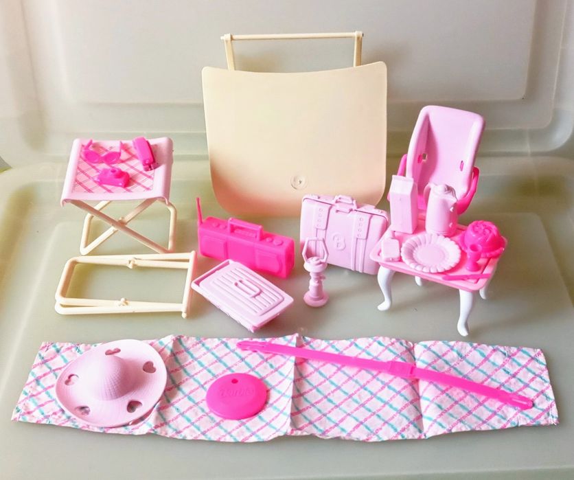 Barbie mini van 1995 acessórios.