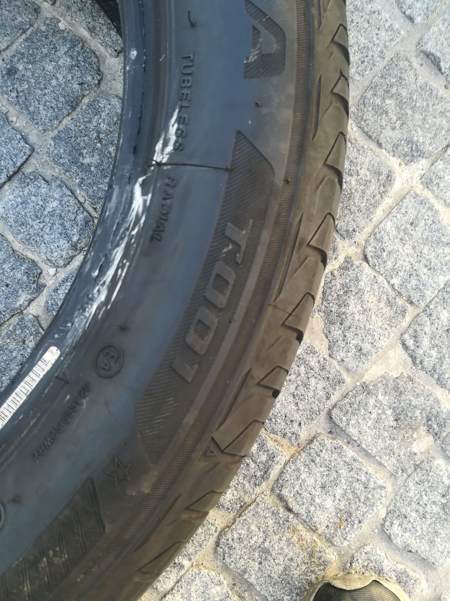 2 pneus 225 50 r18 Bridgestone