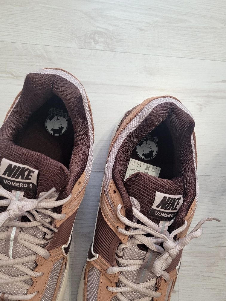 Кроссовки NIKE ZOOM VOMERO 5 нові original