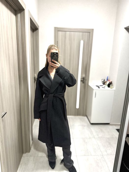 Сіре пальто із вовни