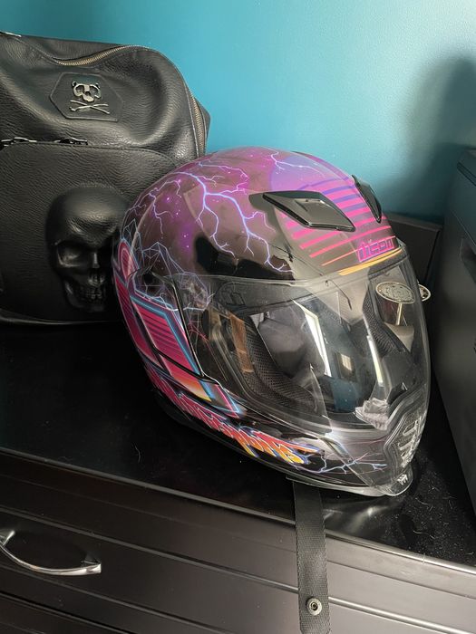 Шолом мото ICON