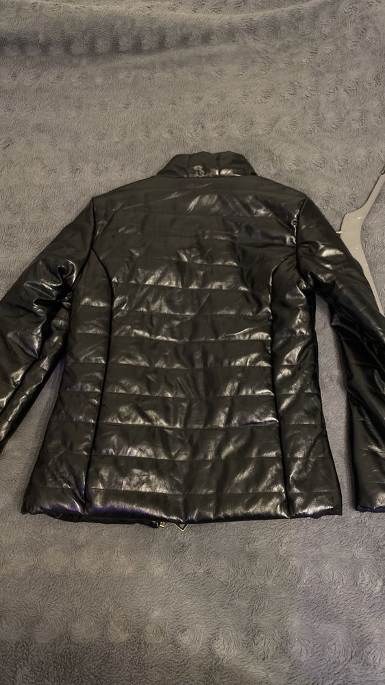 Kurtka vinylowa skórzana czarna puchowa L unisex Moncler