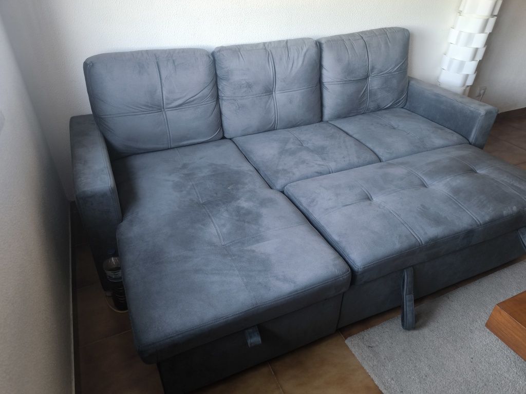 Vendo Sofá / Cama Casal e Arrumação