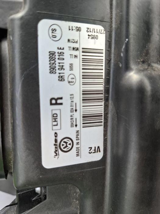 Lampy przednie reflektory polo 6R lewa prawa ładne Valeo oryginalne