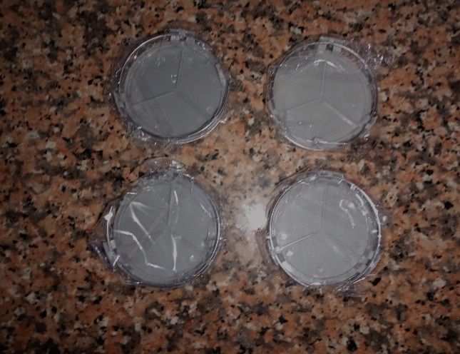 Centros de jante Mercedes-Benz 7,5 cm novos (conjunto de 4)