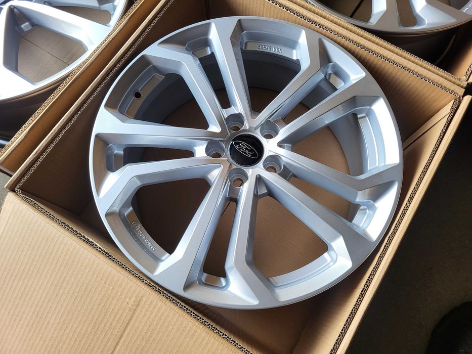 [686] 19 Cali 5x108 NOWE Felgi aluminiowe FORD Kuga Mondeo Smax Galaxy