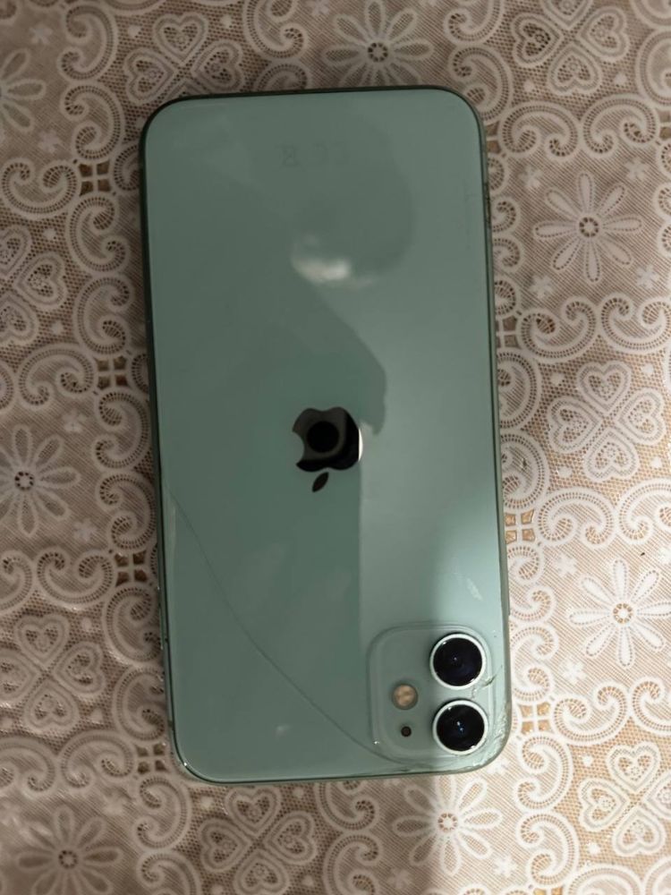 Iphone 11    128 GB Neverlock