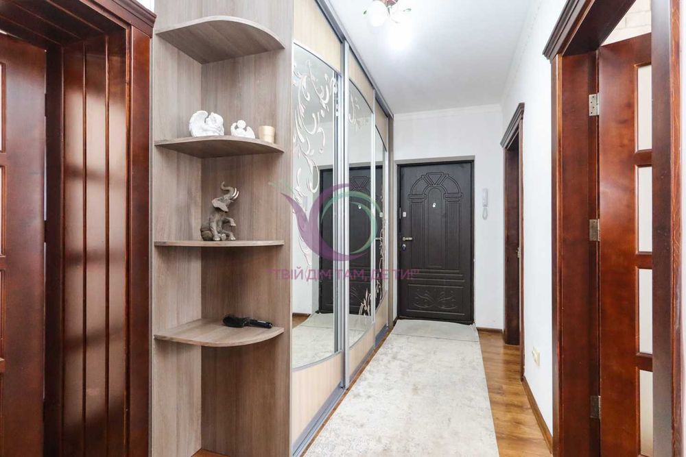 2-к. квартира з і/о, ремонтом та меблями за вул. Миколайчука