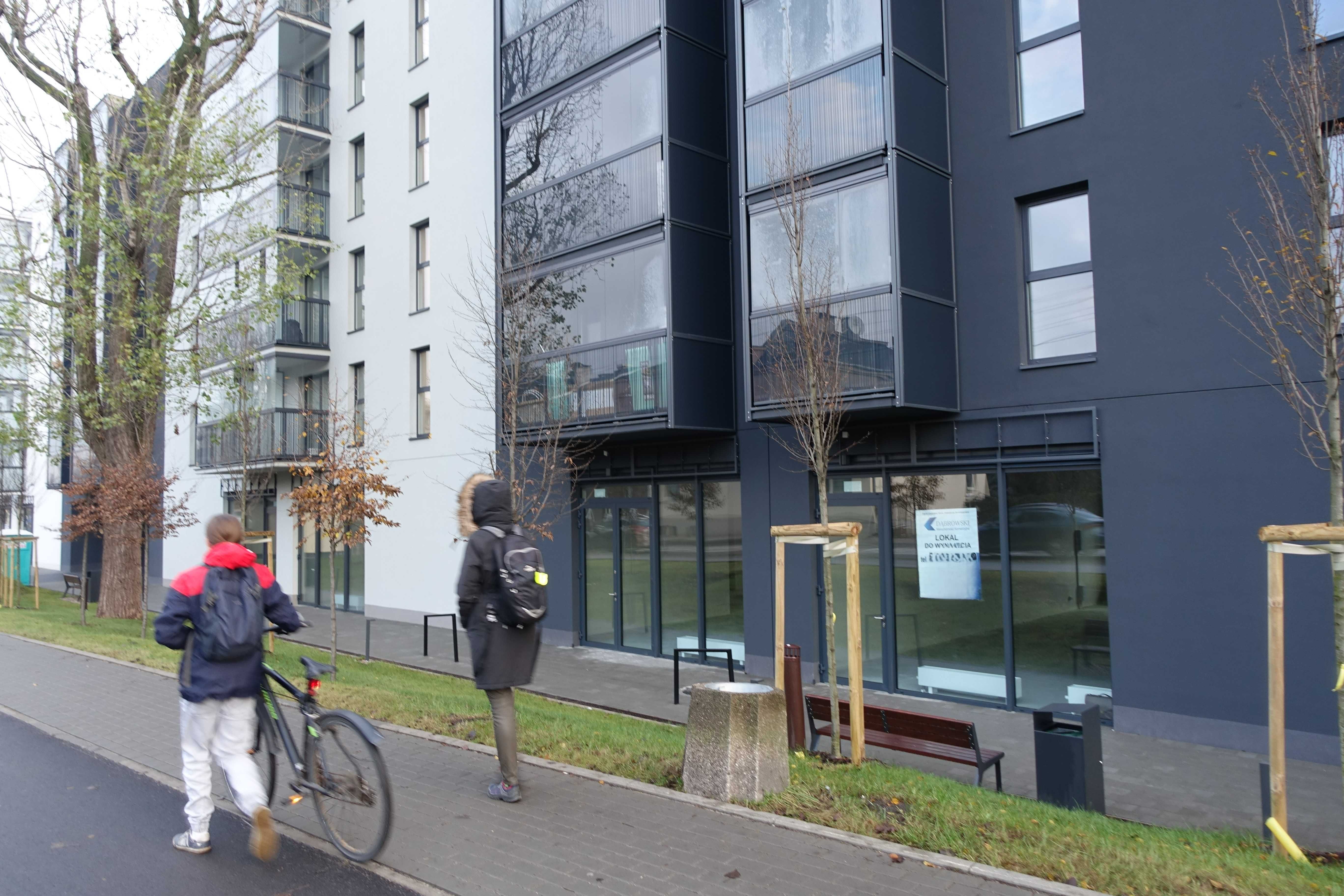 lokal 74 m2 przy stacji PKP Pruszków Waryńskiego 5/7, parter, witryny