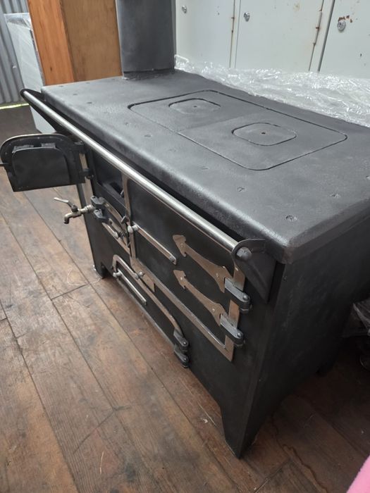 Fogão  a lenha em ferro fundido