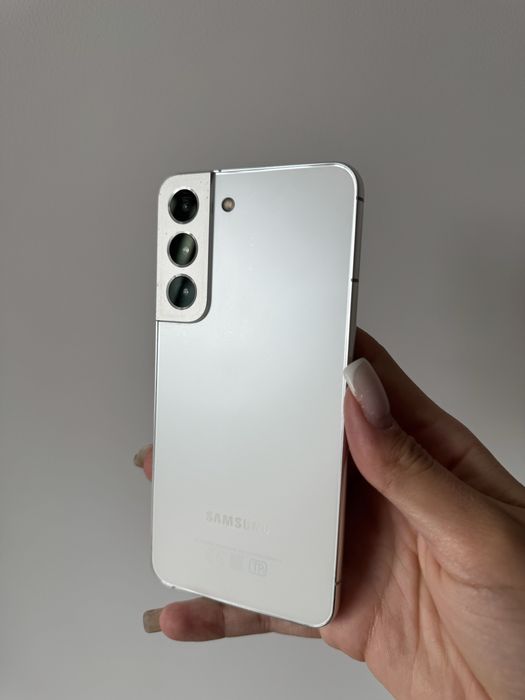 Samsung S22 білий