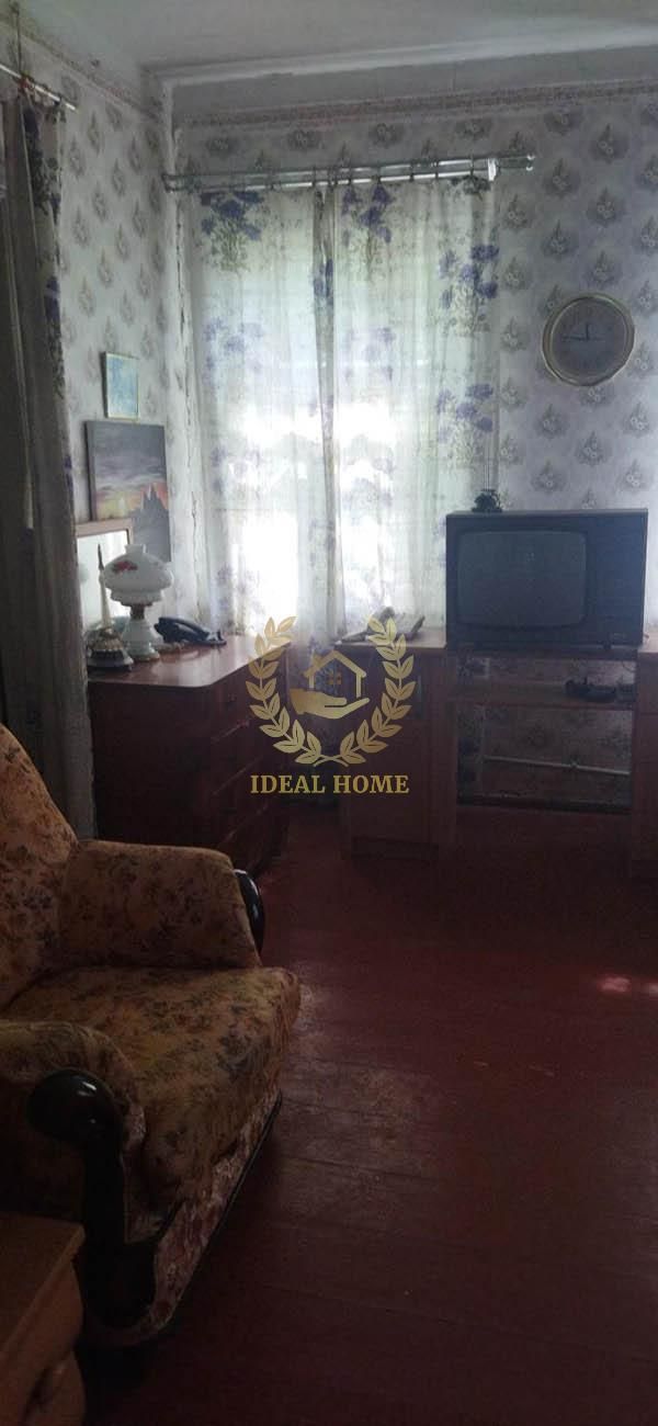 Продам гарний  будинок в смт. Немішаєво