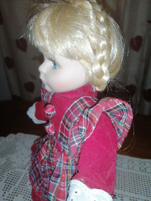 Boneca de porcelana