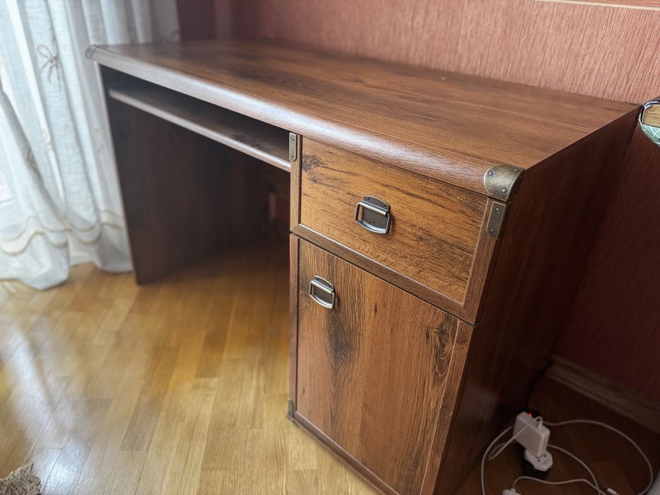 Стол письменный ,компьютерный