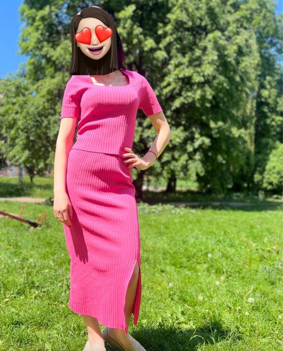 Костюм жіночий,яскравий