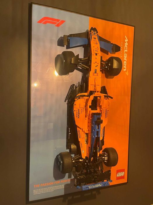 Ramka do ekspozycji ściennej F1 LEGO McLaren 42141