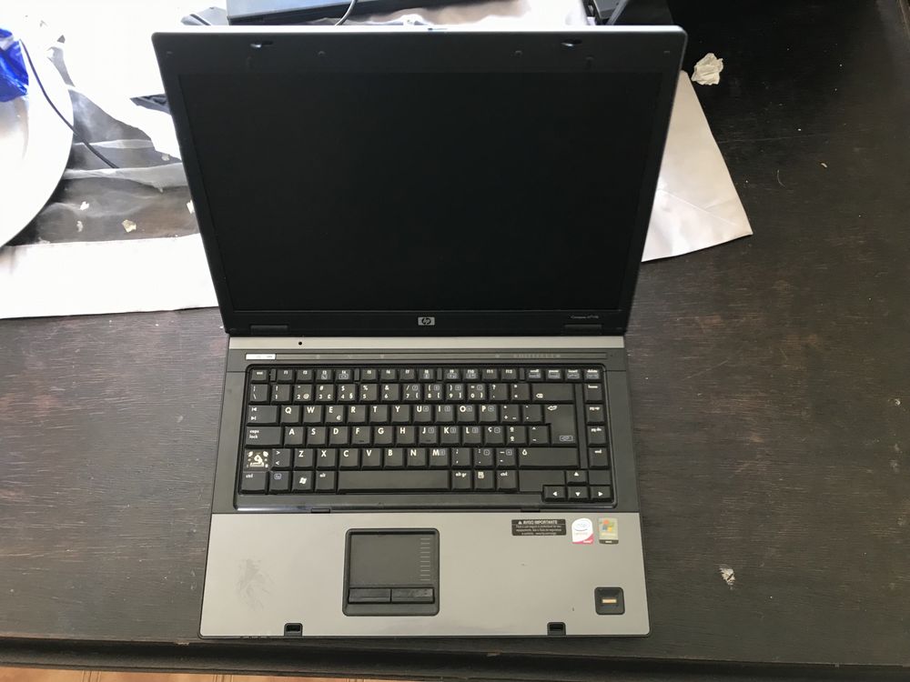 Hp compaq 6710B a funcionar bem.