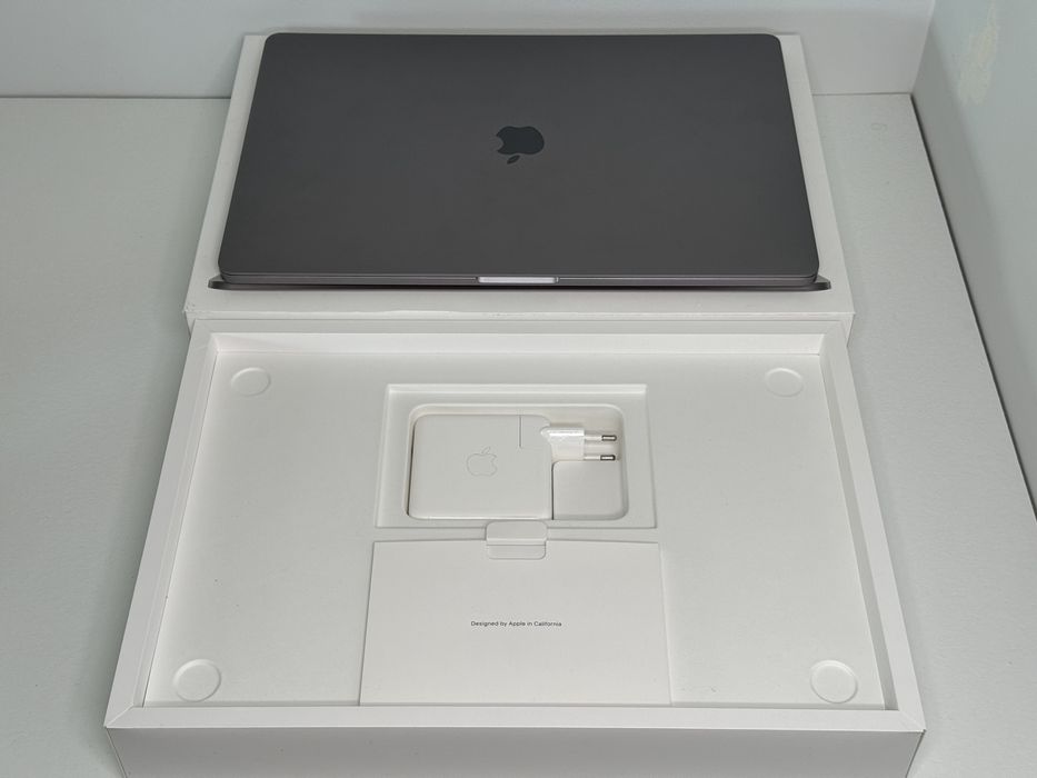 MacBook Pro 16 (A2141) - i7/32GB/512GB - faktura VAT 23%