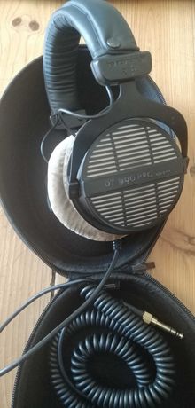 Headphones Beyerdynamic DT990 Pro