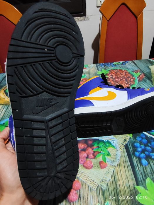 Sapatilhas Air Jordan 1 Mid Lakers Roxo Dark - tamanho 42