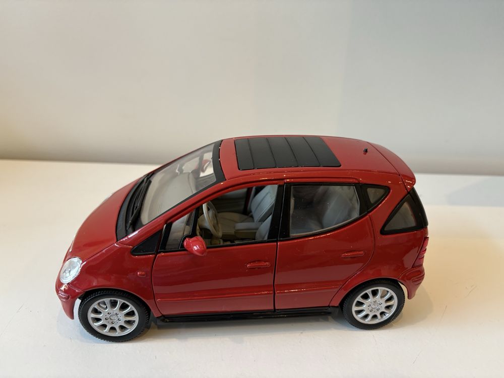 Model Mercedes A Class A klasa 1:18 Maisto (bburago welly)