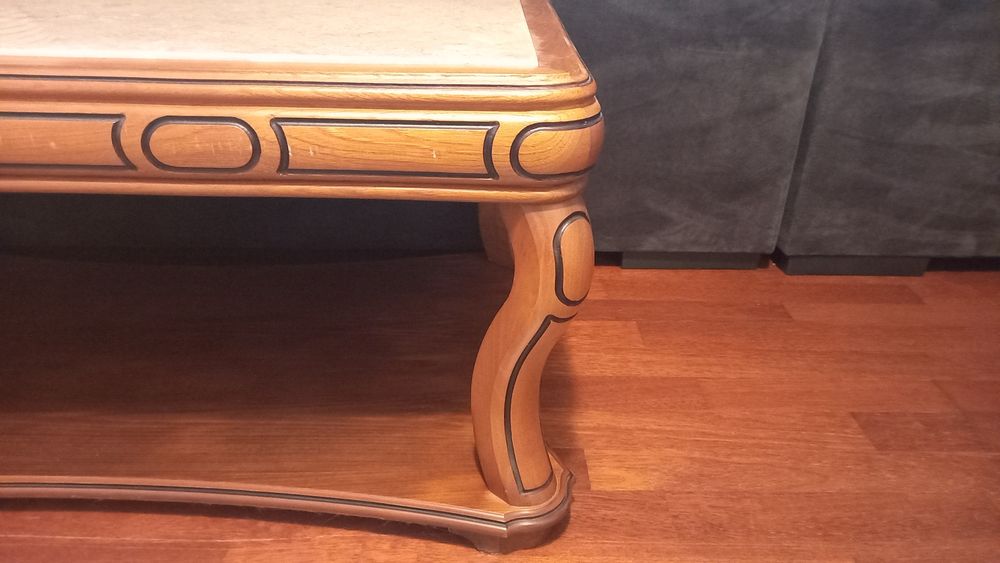 Mesa de centro decorativa em mogno pedra em moca