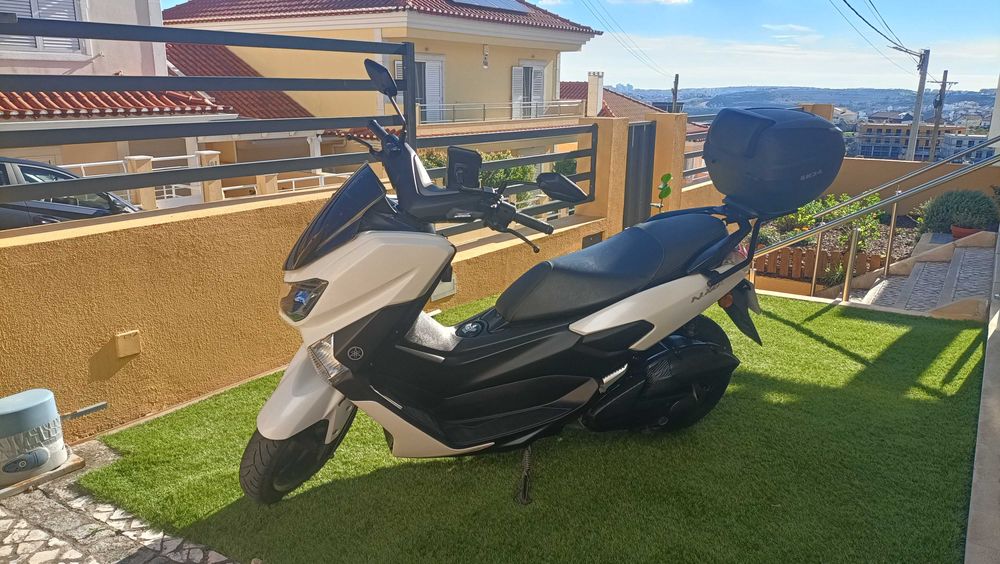 Yamaha Nmax 125 de 2020 + top case