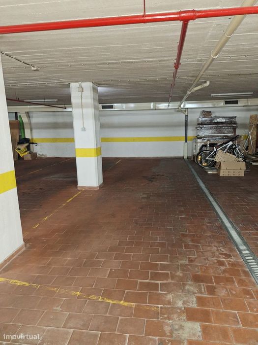Garagem Laranjeiras / Perto do Metro