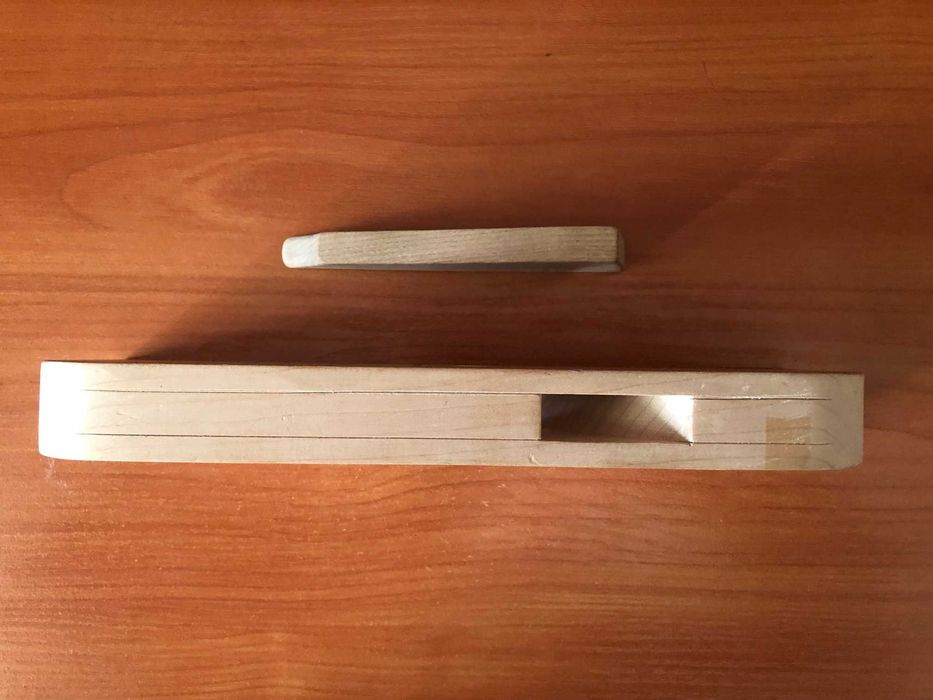 Деревянный корпус (колодка) рубанка с зажимом (клином) под нож 25 мм