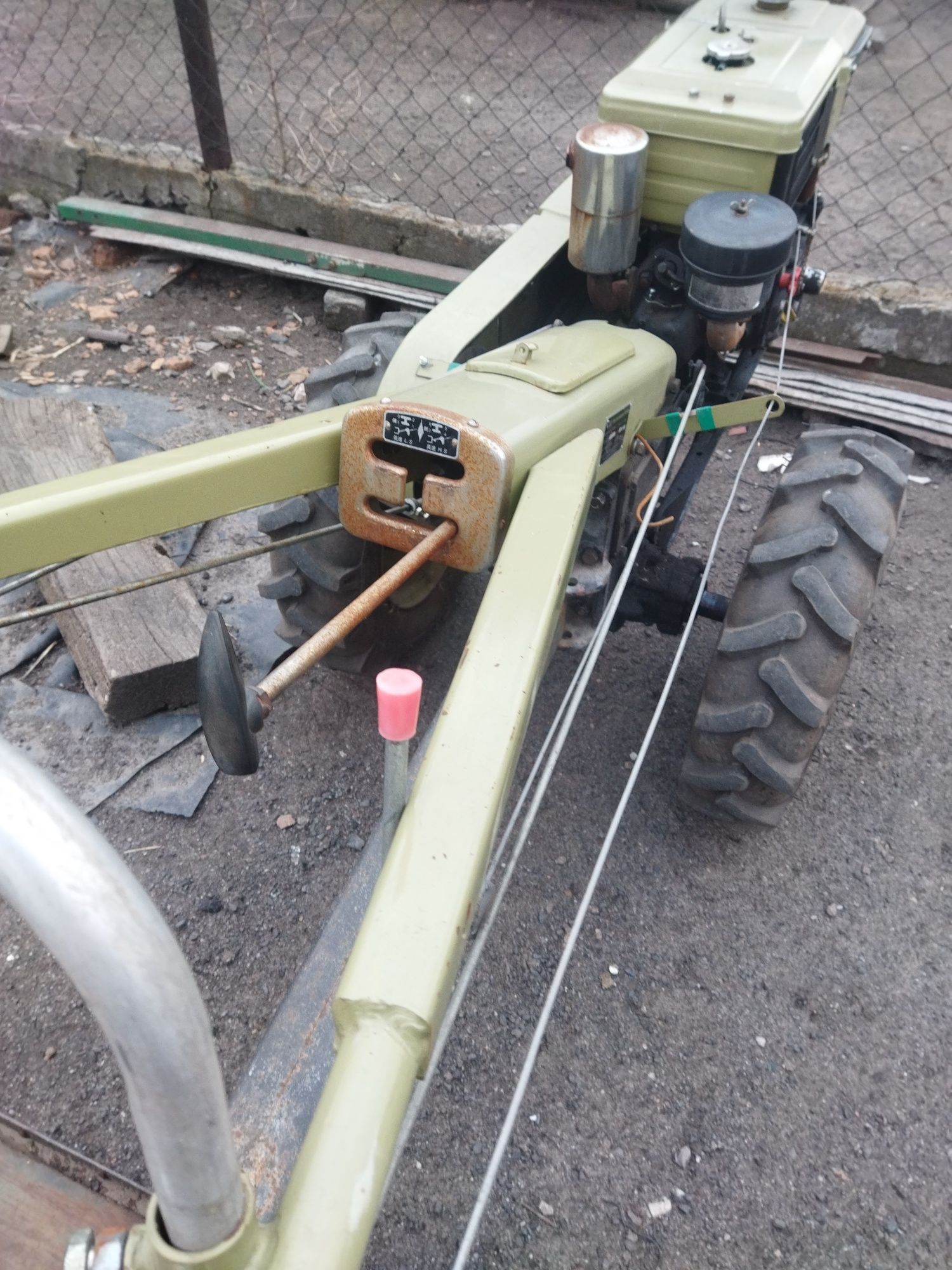 Продам мотоблок зирка 8 ЛС с фрезой и прицепом